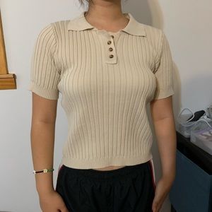 Collard stretchy cream shirt